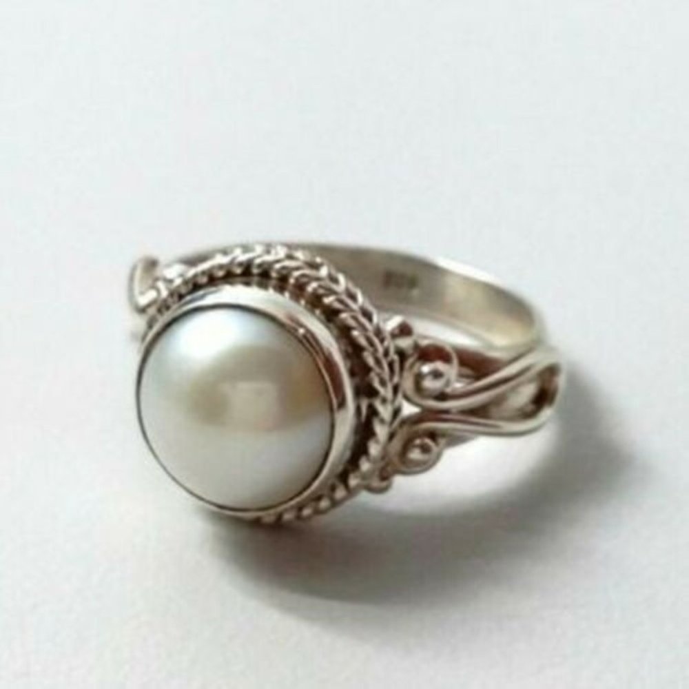 Beautiful Silver White Pearl Ring